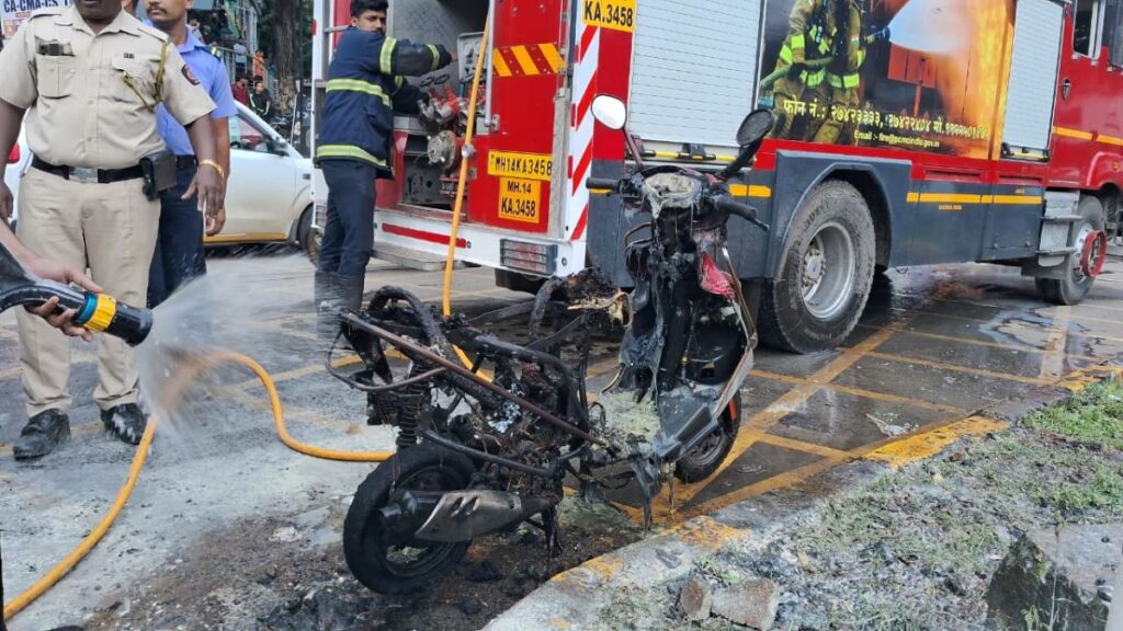 bike fire near Morwadi Chowk